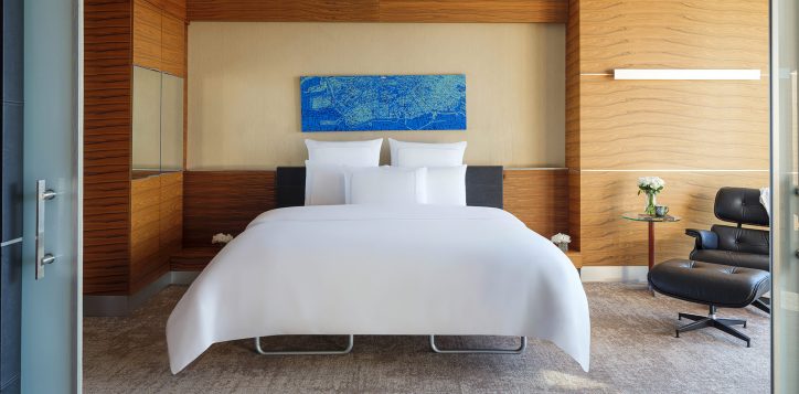 business_suite_sea_view-swissotel-buyuk-efes-izmir-2-2