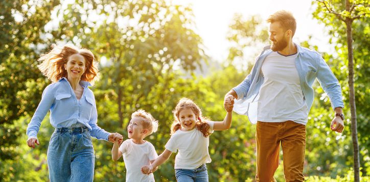 family_2560x6401-2