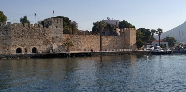 foca-kalesi-2
